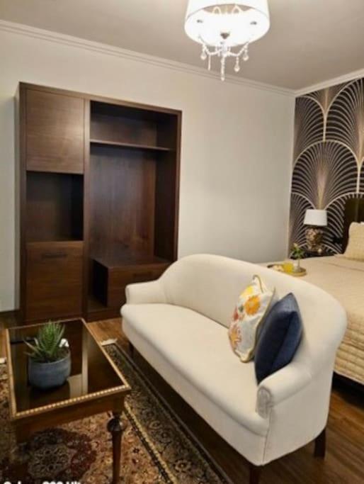 Novi's Luxury 2 * Gjirokaster