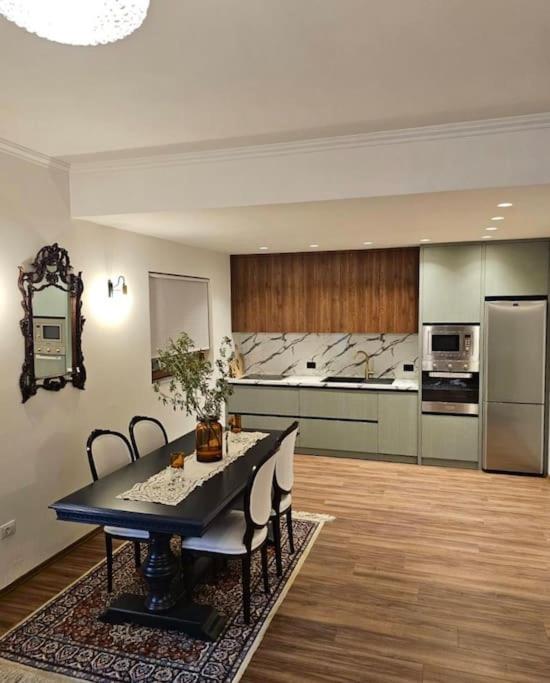 Novi's Luxury 2 * Gjirokaster