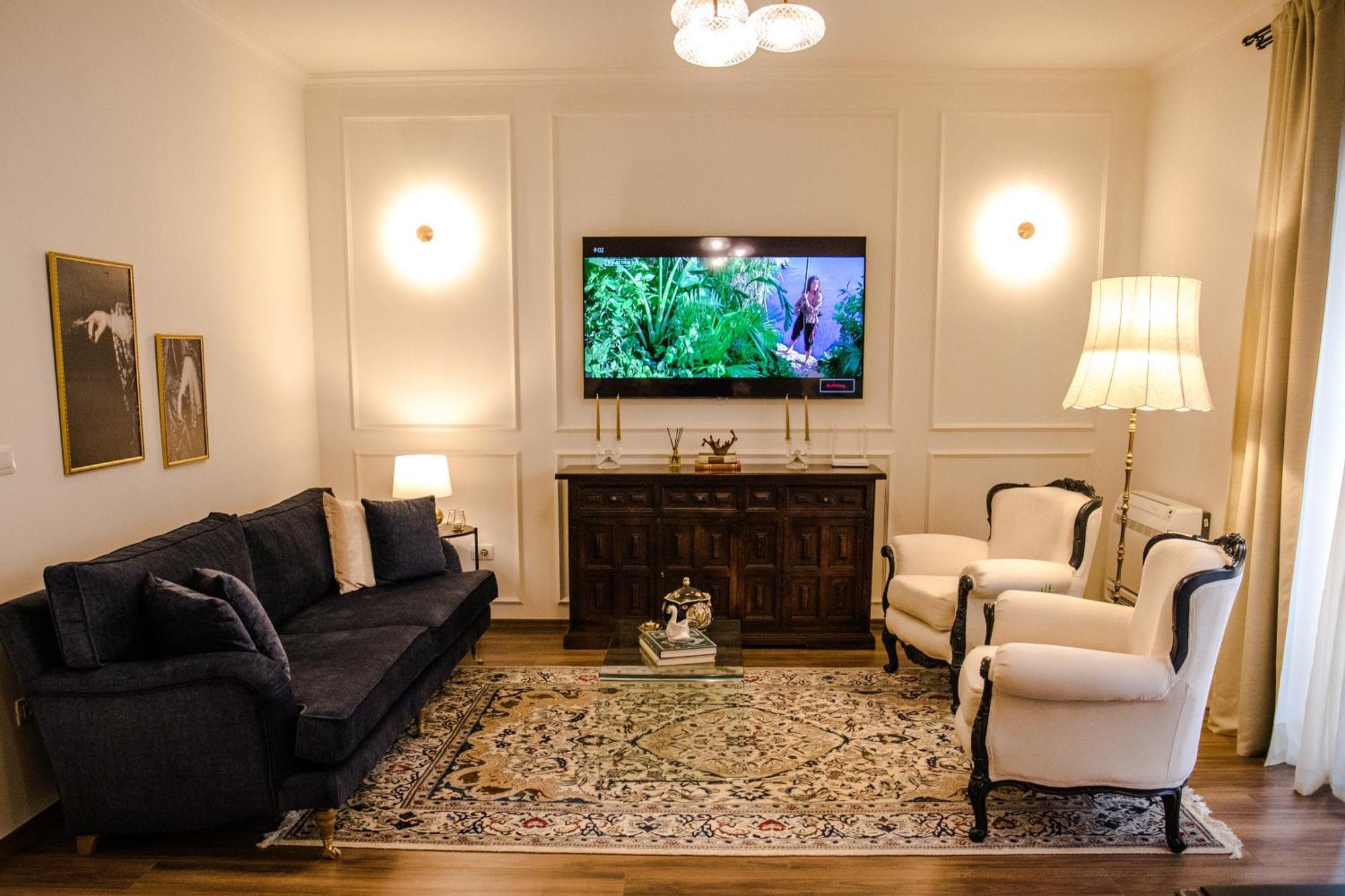 Novi's Luxury 2 * Gjirokaster
